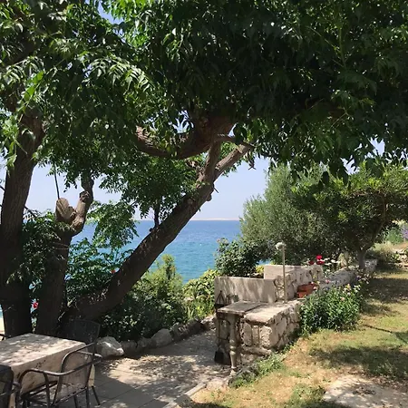 By The Sea Bozo Benic Apartament